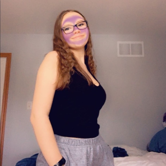 Meet your Posher, Sara - Picture 1 of 1